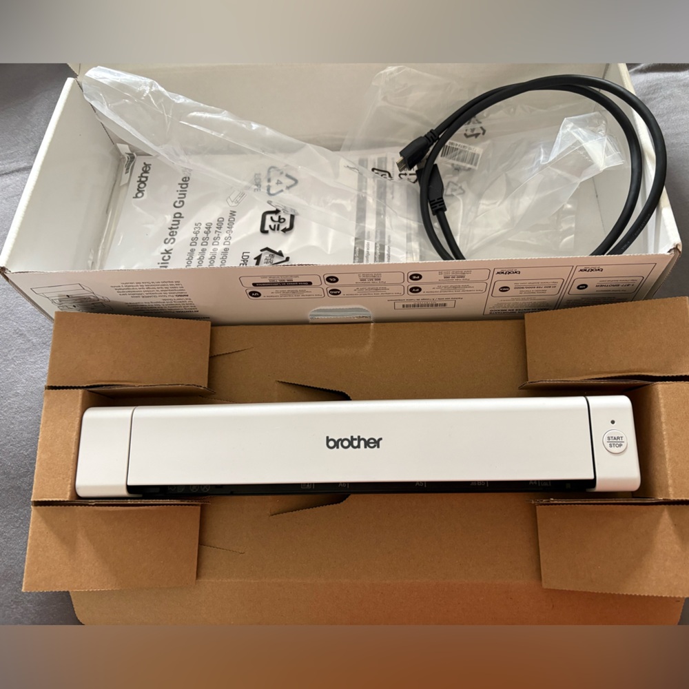 Brother scanner, portable, used once. - Picture 4 of 13